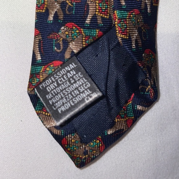 Marks and Spencer silk Men’s tie. Elephant pattern. - Picture 3 of 5